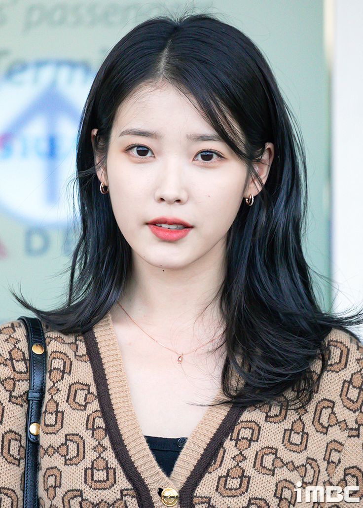IU