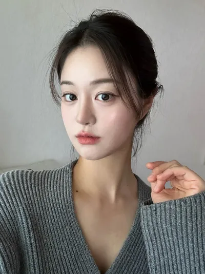 Нүүрний хэлбэр засах + хамрын дахин мэс засал + давхар эрүүний булчин сойх мэс заслын 2 дахь сэтгэгдэл