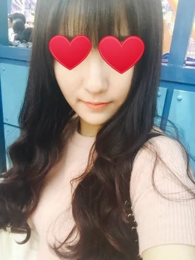 Эрүүний шугам тодорхойгүй болохоор найзуудын нууцаар авсан зураг дээр нүүр маань их хавтгай гардаг байсан болохоор