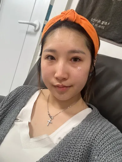 Шийдсэн дээрээ гээд нүд, хамраа хамт хийлгэсэн, маш их сэтгэл хангалуун байна