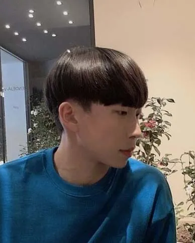 Эрэгтэй хүний шанаа, дөрвөлжин эрүү багасгах хагалгааны сэтгэгдэл байна.