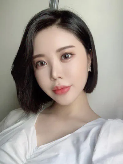 Хамрын дахин хагалгаа, утас татах, нүүрний өөх шилжүүлэн суулгах, давхар эрүүний өөх соруулах хагалгаа хийлгэсэн~