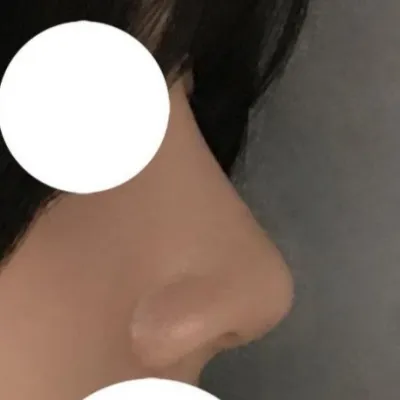 Зураг авахуулахад хамарны шугам маш их таалагдаж байна!