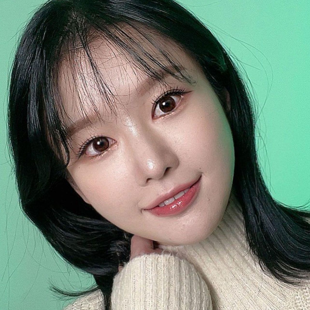 Виверс гоо сайхны мэс заслын эмнэлэгт нүд, хамрын давтан мэс засал хийлгэснээс хойш 3 сар боллоо